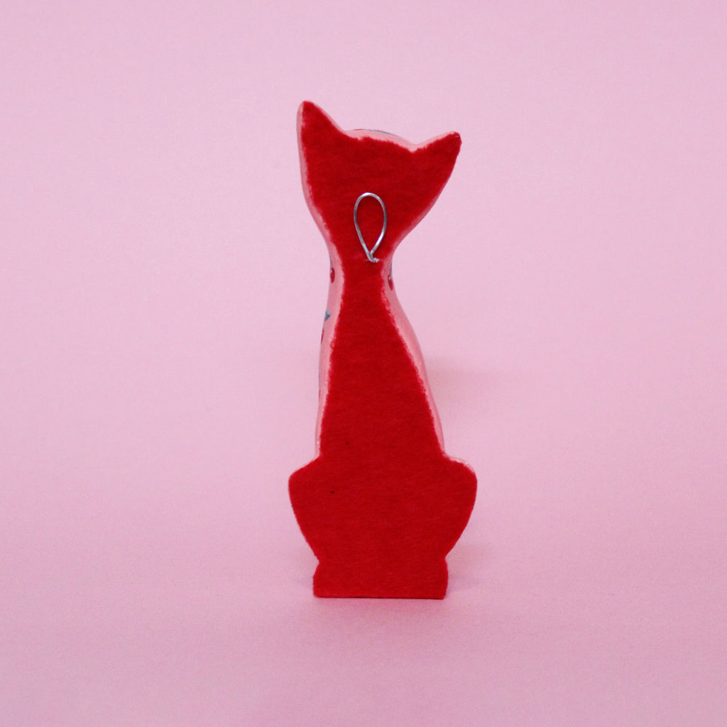 Kitschy Kitten Wall Hanging