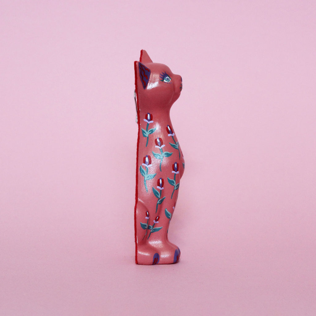 Kitschy Kitten Wall Hanging