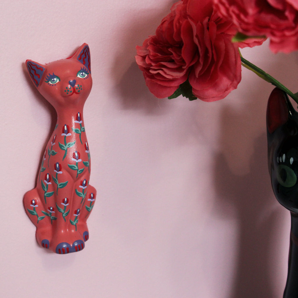 Kitschy Kitten Wall Hanging