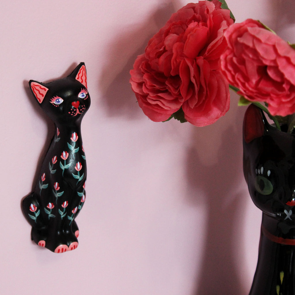 Kitschy Kitten Wall Hanging