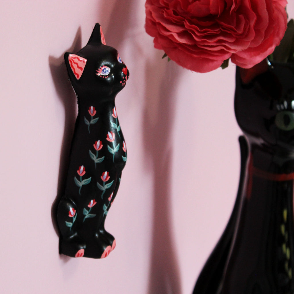 Kitschy Kitten Wall Hanging
