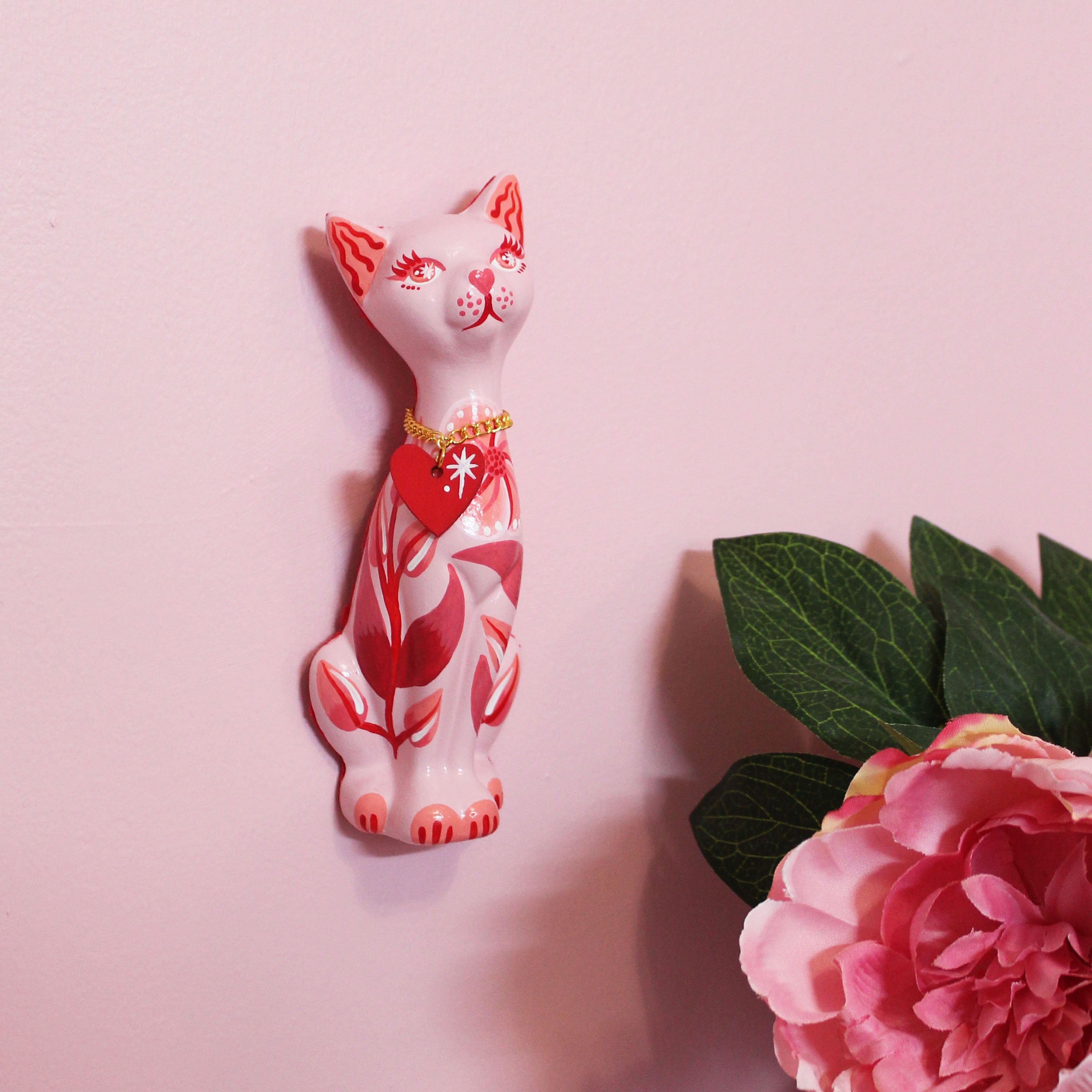 Valentines Kitschy Kitten Wall Hanging, Pink With Pink and Red Florals