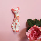 Valentines Kitschy Kitten Wall Hanging, White With Pink Hearts