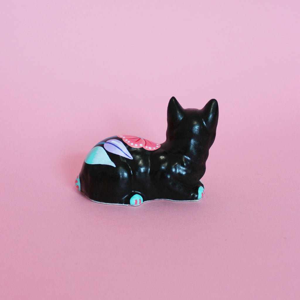 Small Loaf Kitschy Cat in Black