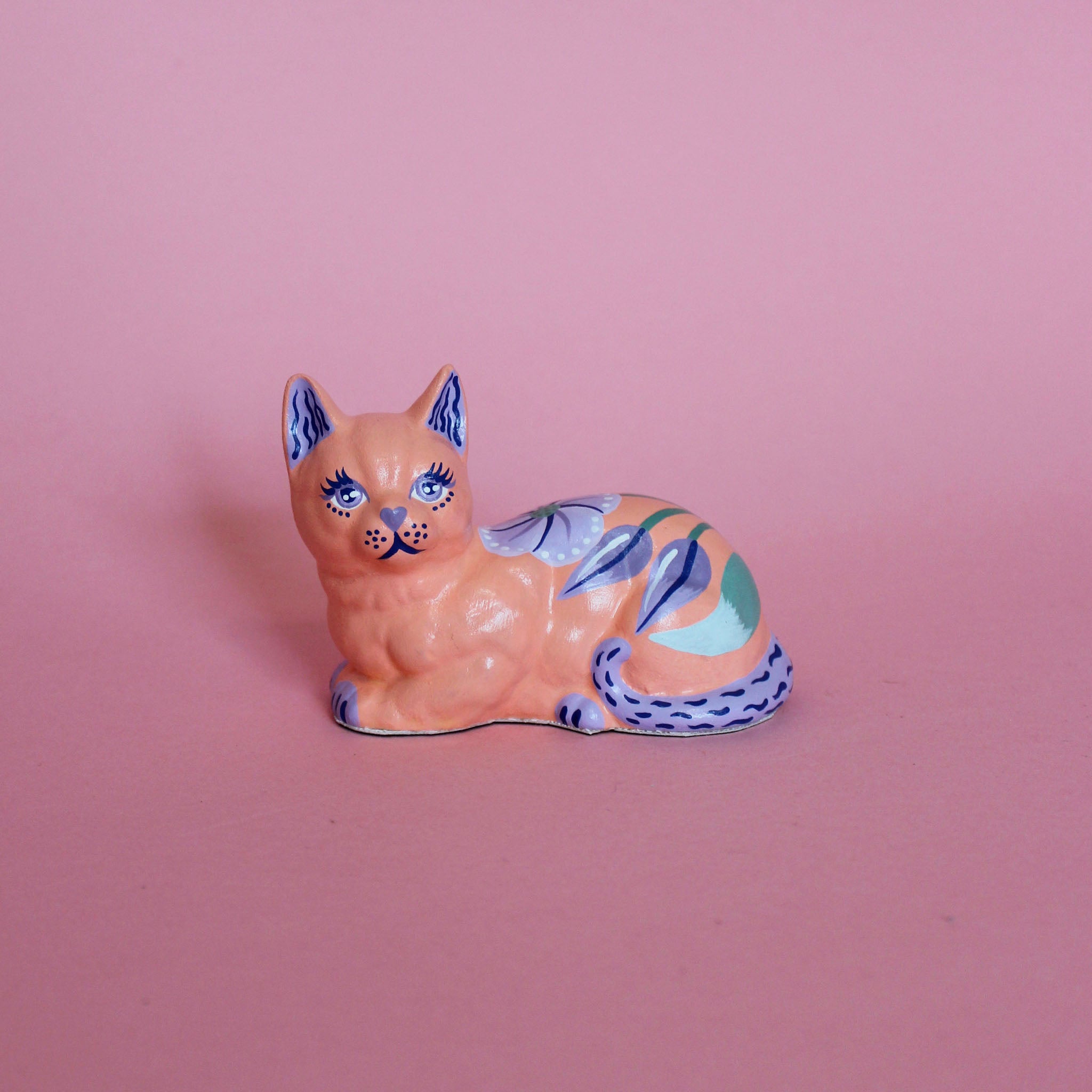 Small Loaf Kitschy Cat in Peach