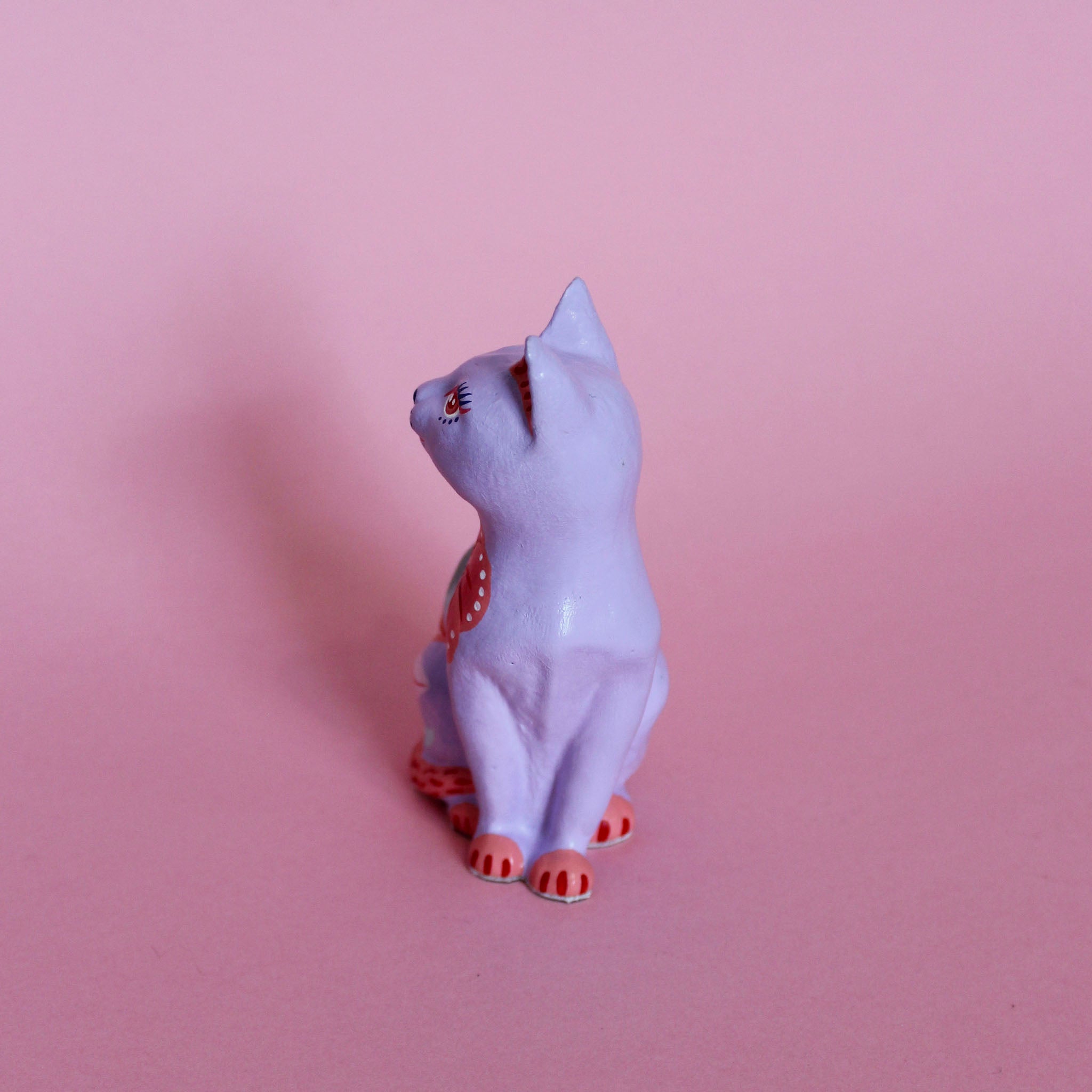 Small Sitting Kitschy Cat in Purple